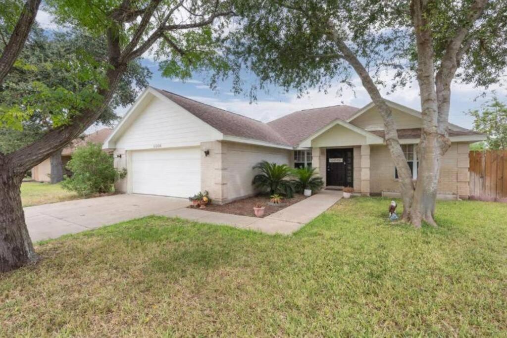 Mcallen 4Br With Pool, Shopping & More Экстерьер фото